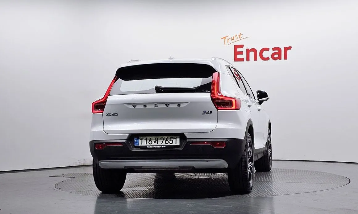 Volvo XC40 — фото 4