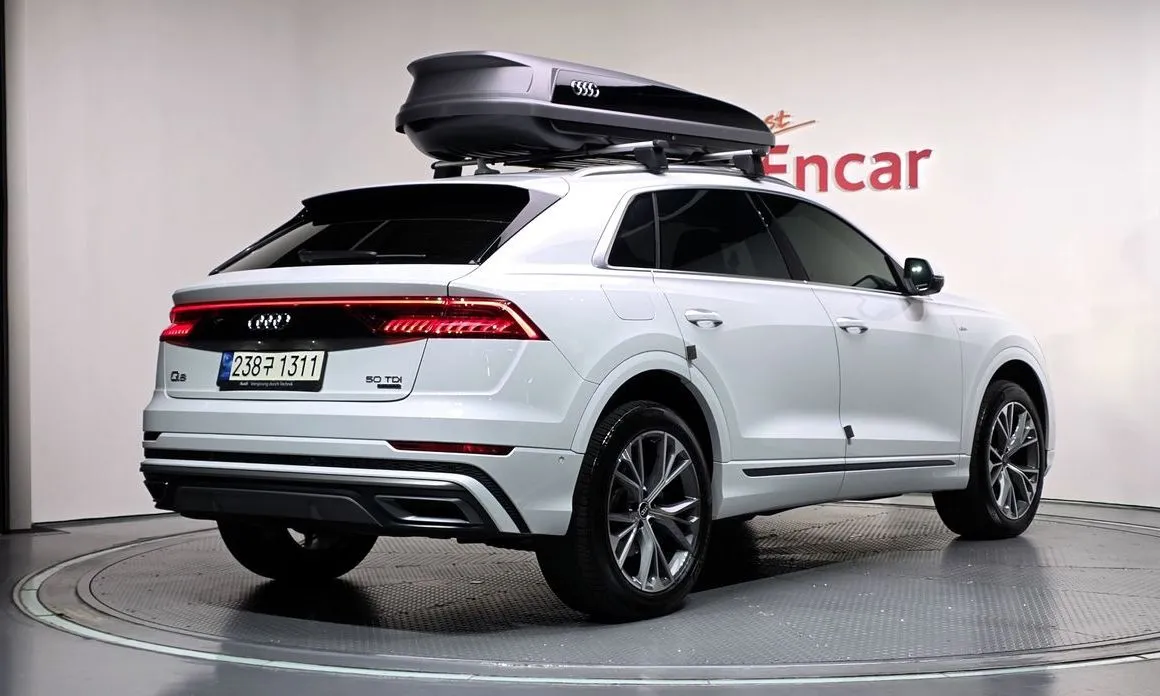 Audi Q8 — фото 10