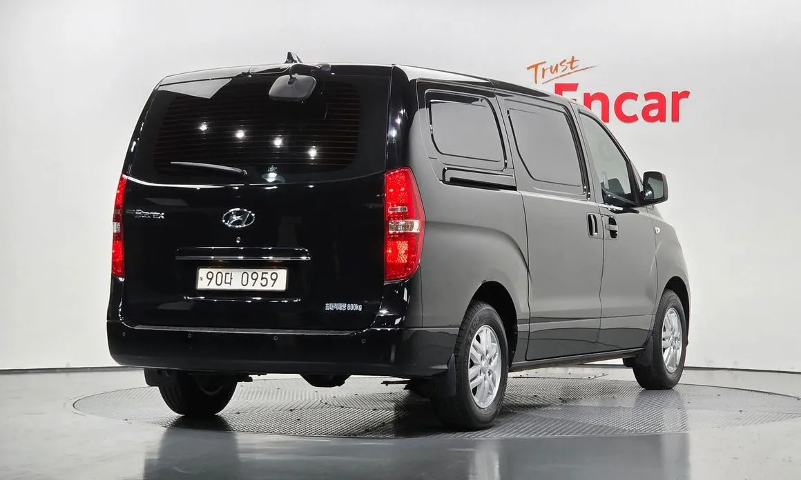 Hyundai Starex — фото 4