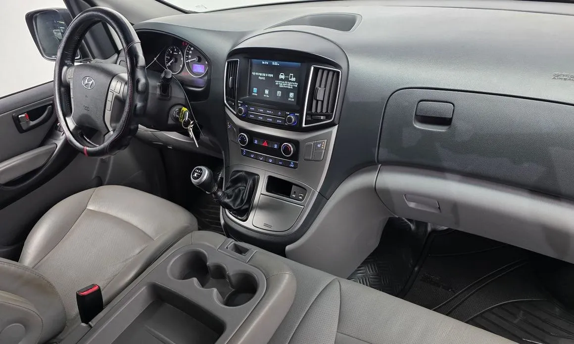 Hyundai Starex — фото 10