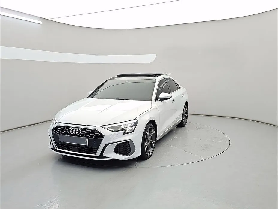 Audi A3 — фото 1