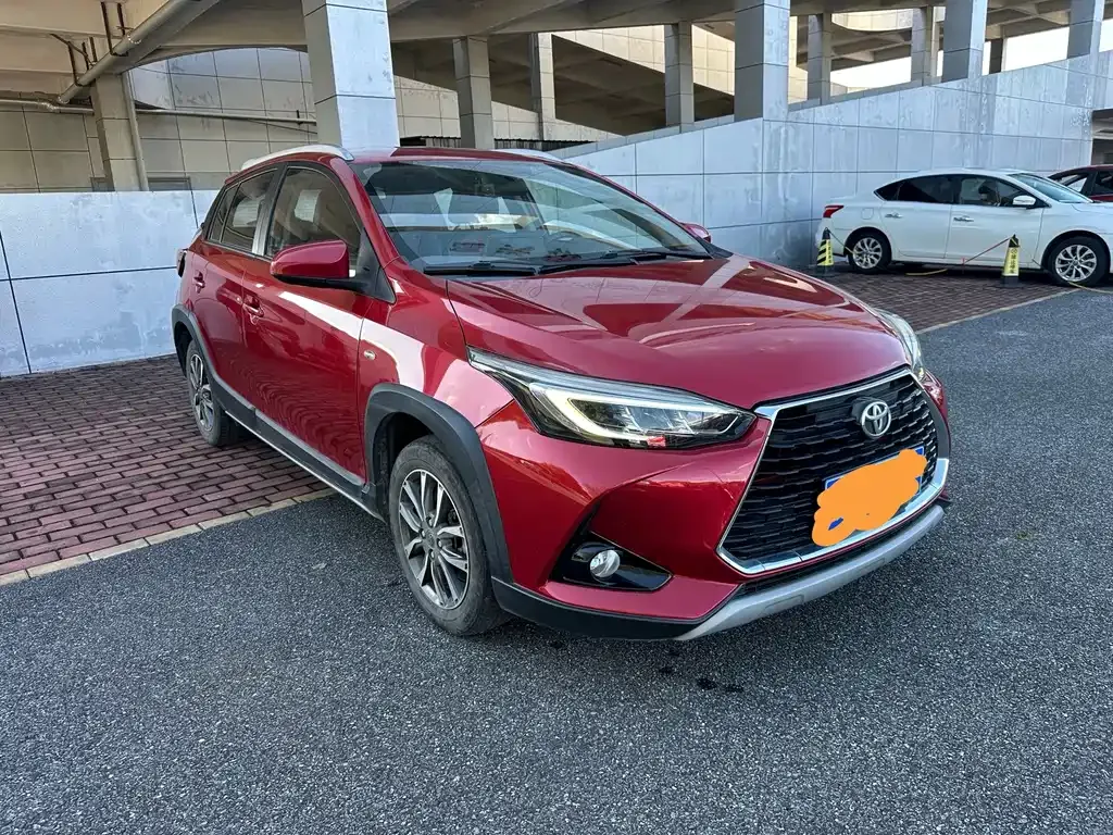 Toyota Yaris L — фото 7