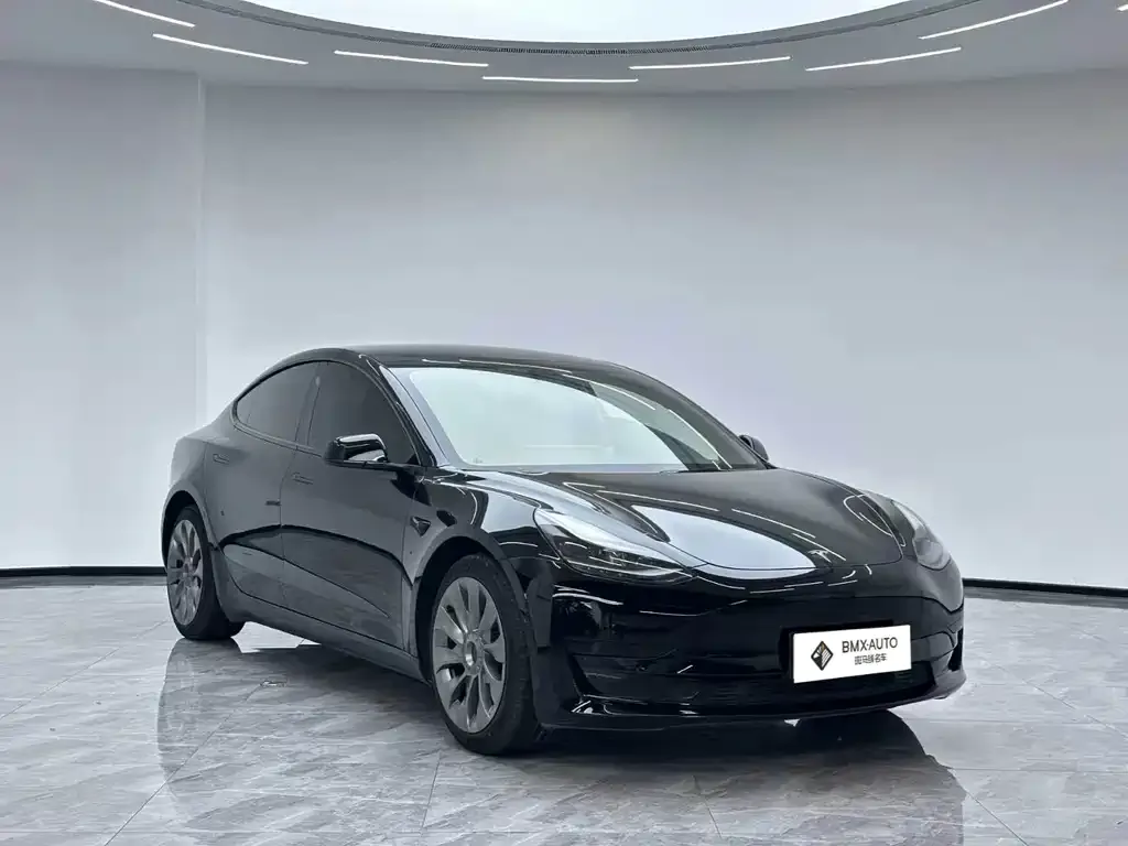 Tesla Model 3 — фото 7