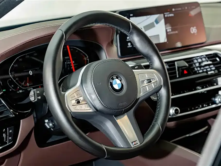 BMW 5 Series — фото 10