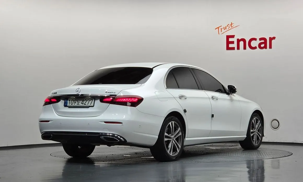 Mercedes-Benz E-Class — фото 2