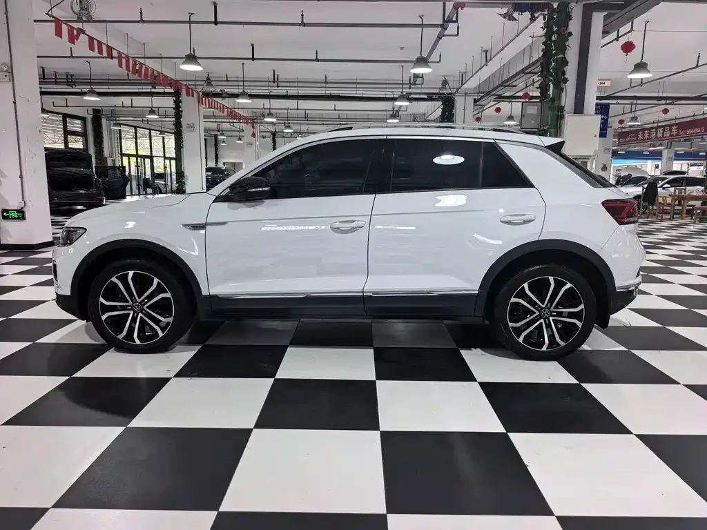 Volkswagen T-Roc — фото 4