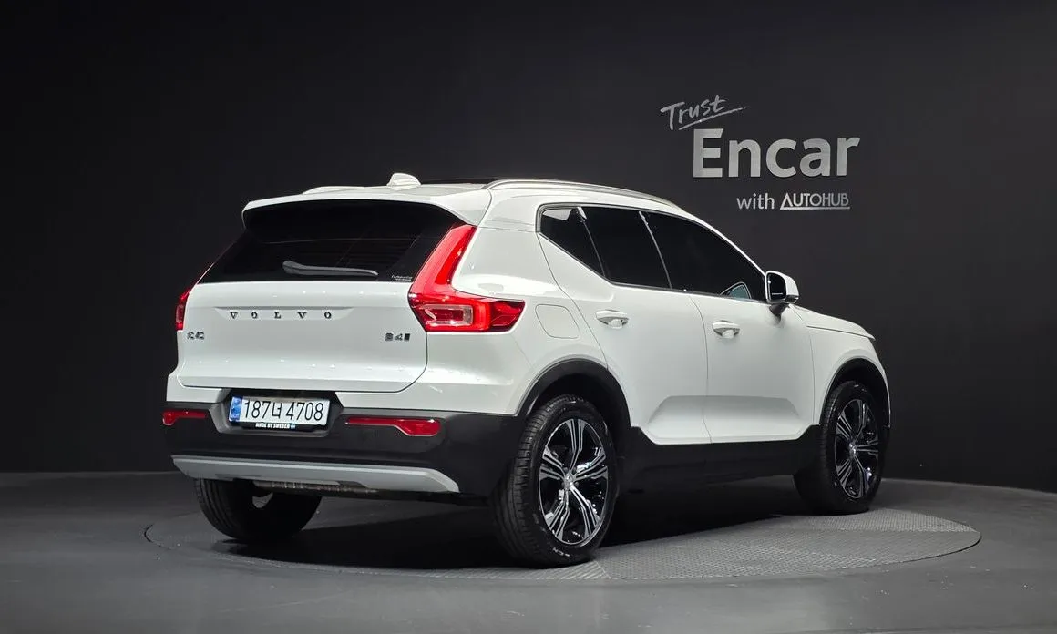 Volvo XC40 — фото 2