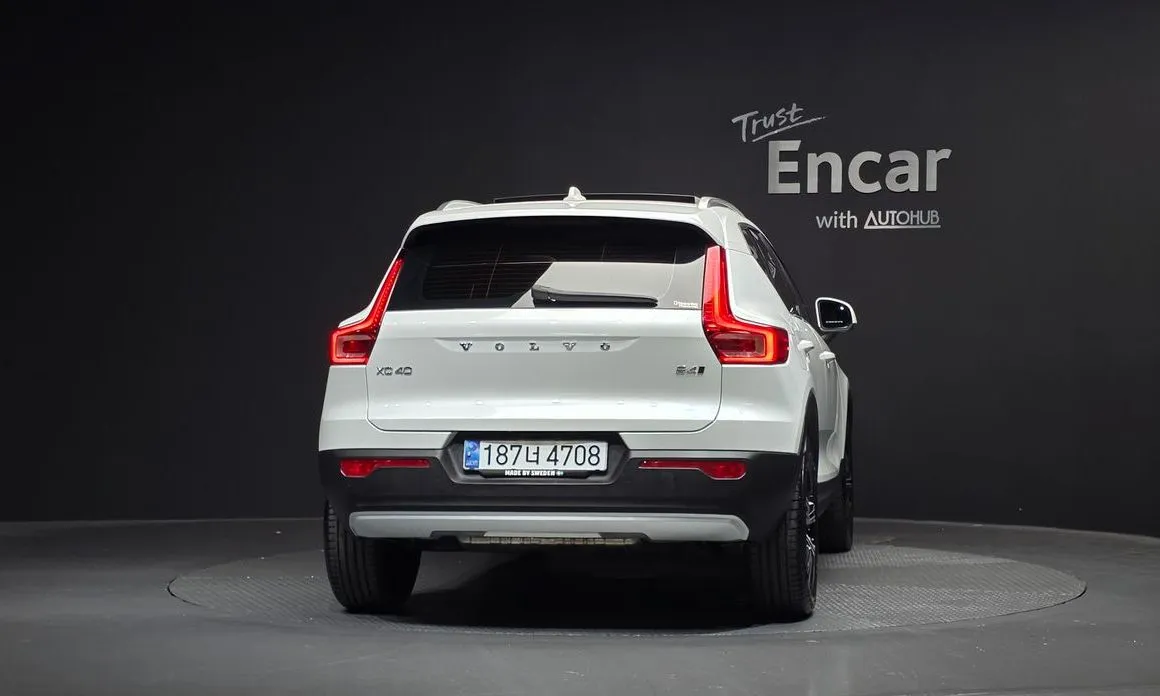 Volvo XC40 — фото 4