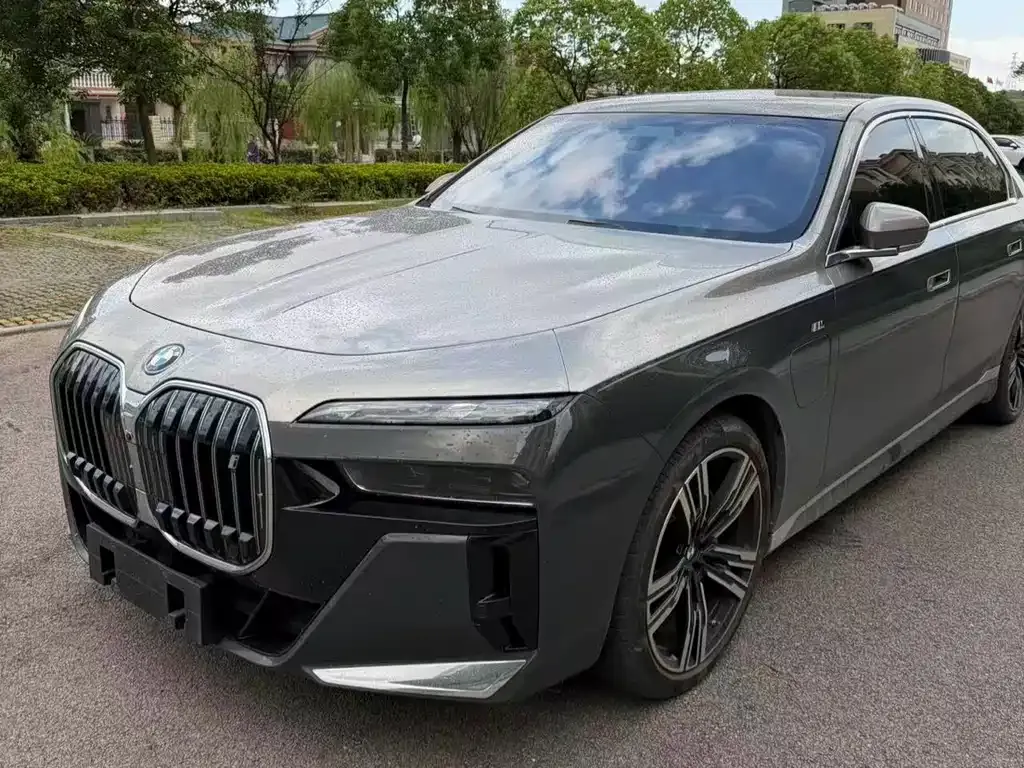 BMW i7 — фото 10