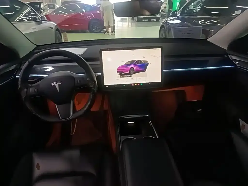 Tesla Model Y — фото 3