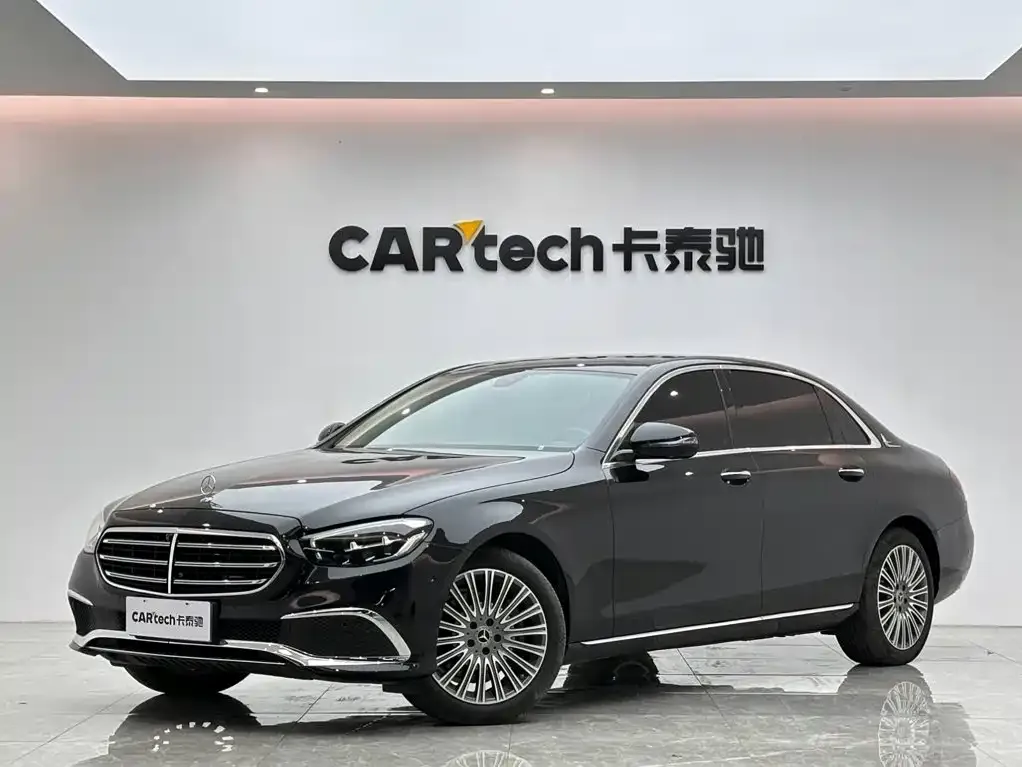 Mercedes-Benz E-Class — фото 1