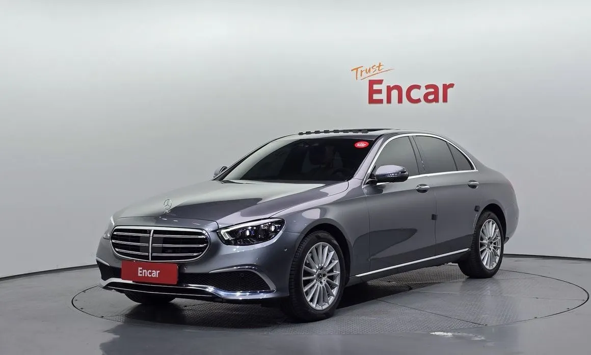 Mercedes-Benz E-Class — фото 1