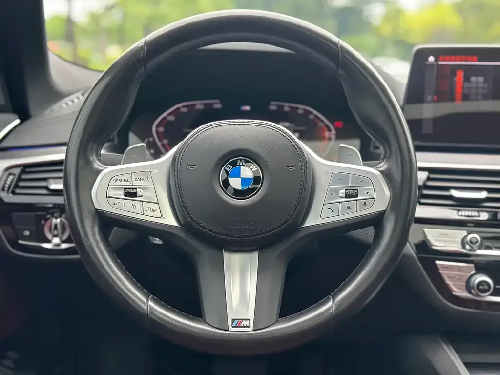 BMW 5 Series — фото 5