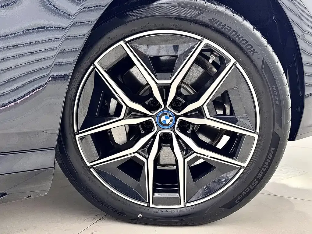 BMW i5 — фото 6