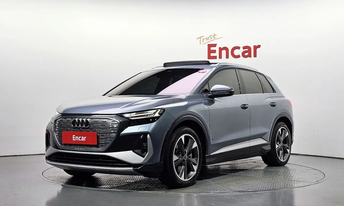 Audi Q4 e-tron — фото 1