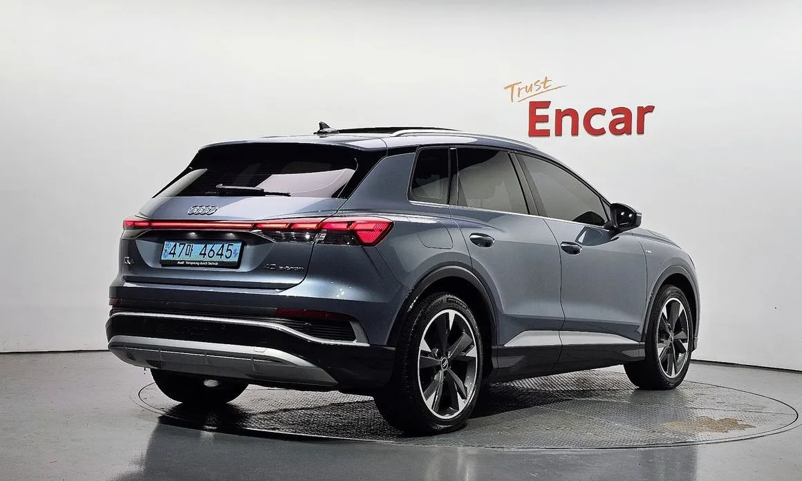 Audi Q4 e-tron — фото 9