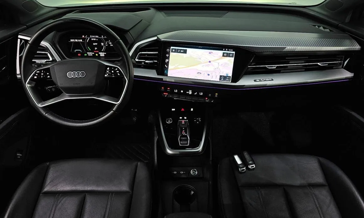 Audi Q4 e-tron — фото 2