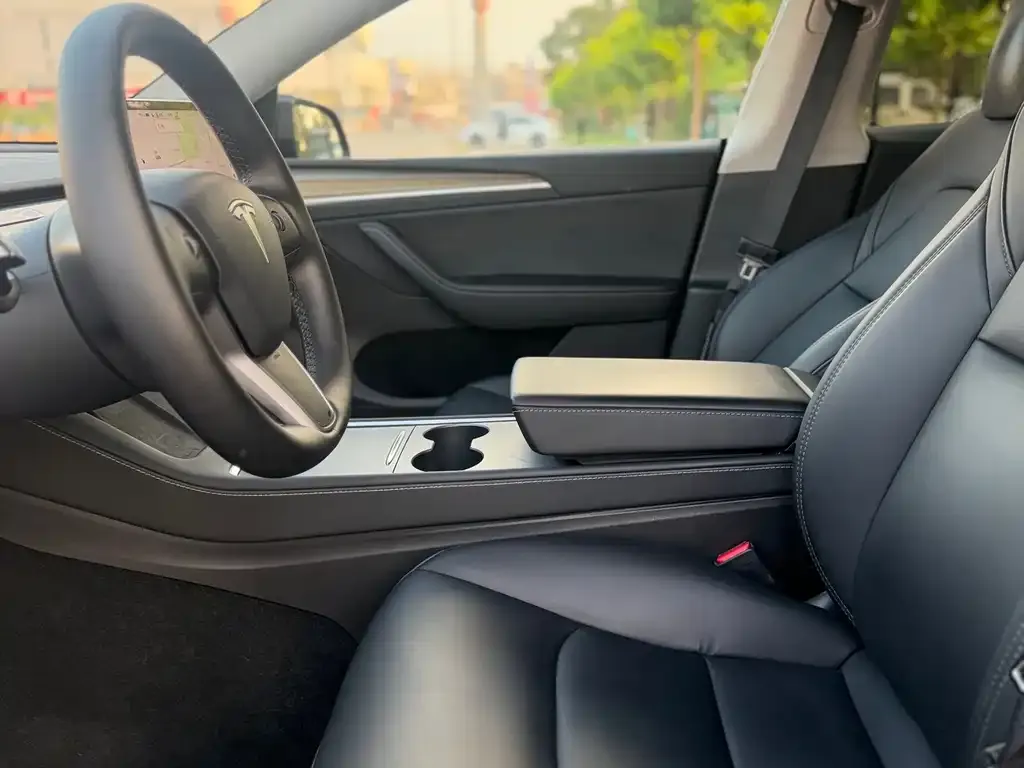 Tesla Model Y — фото 5