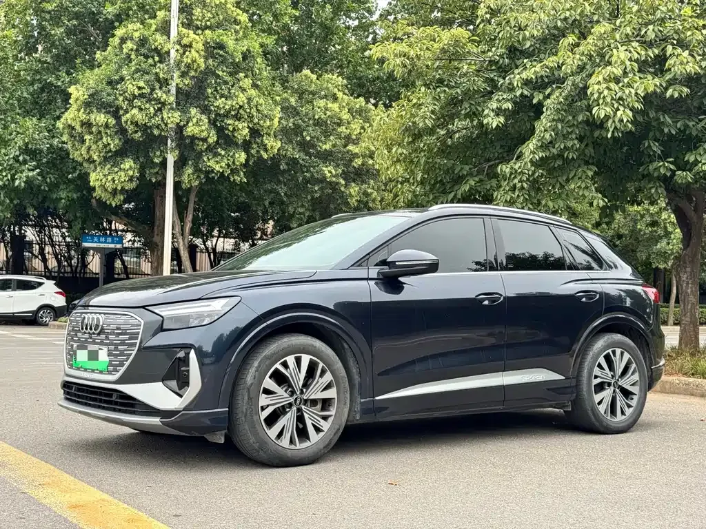 Audi Q4 e-tron — фото 8