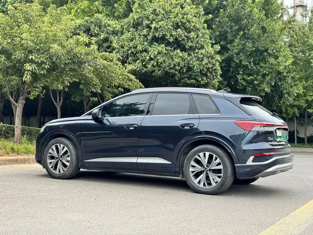 Audi Q4 e-tron — фото 3