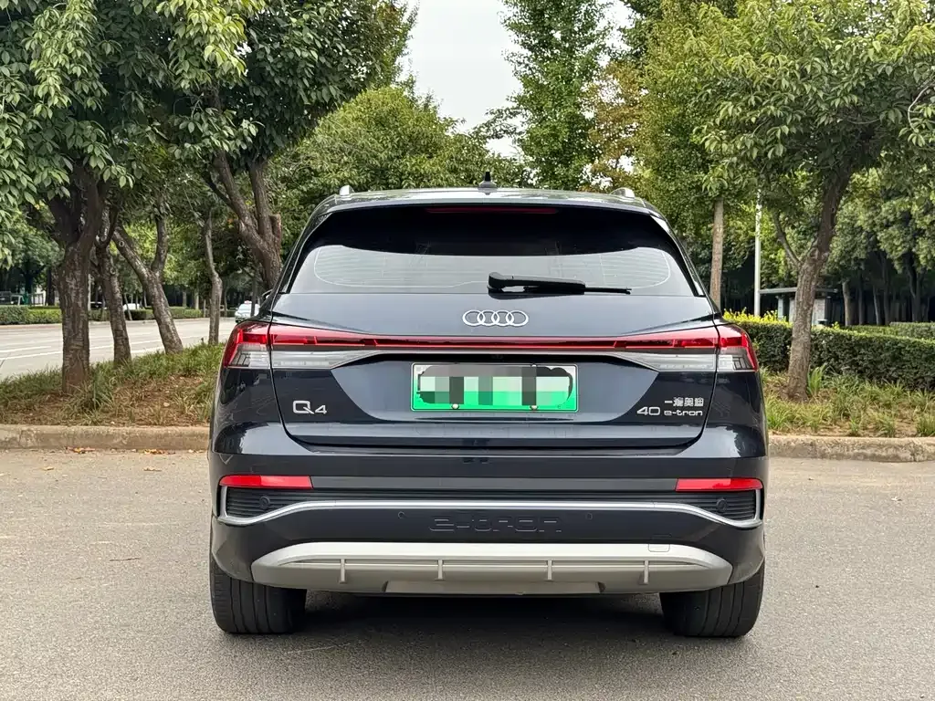 Audi Q4 e-tron — фото 9