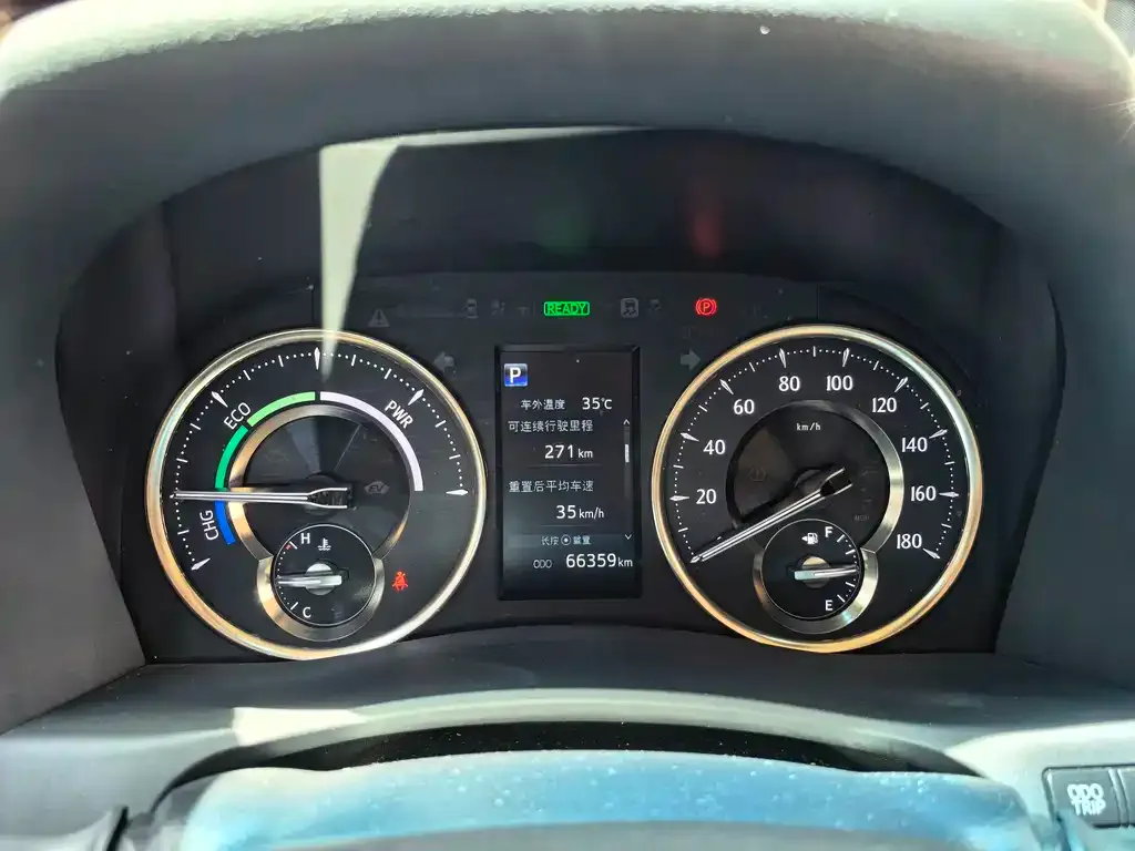 Toyota Alphard — фото 3