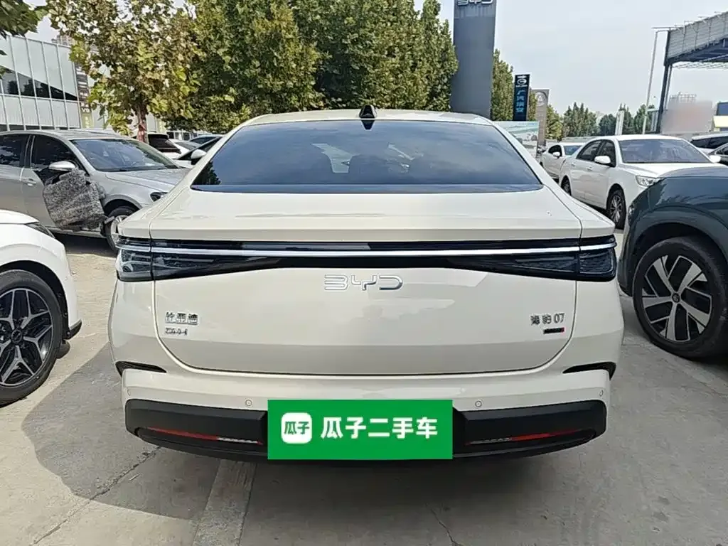 BYD Seal 07 DM-i — фото 10