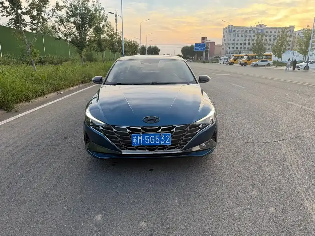 Hyundai Elantra — фото 4
