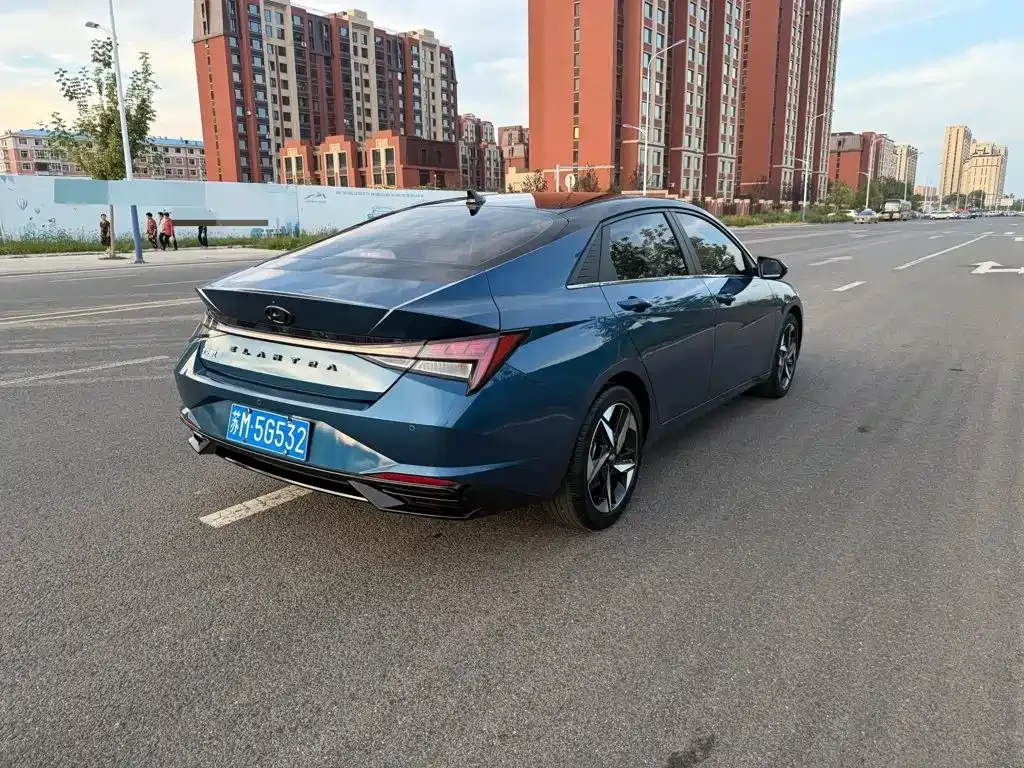 Hyundai Elantra — фото 6