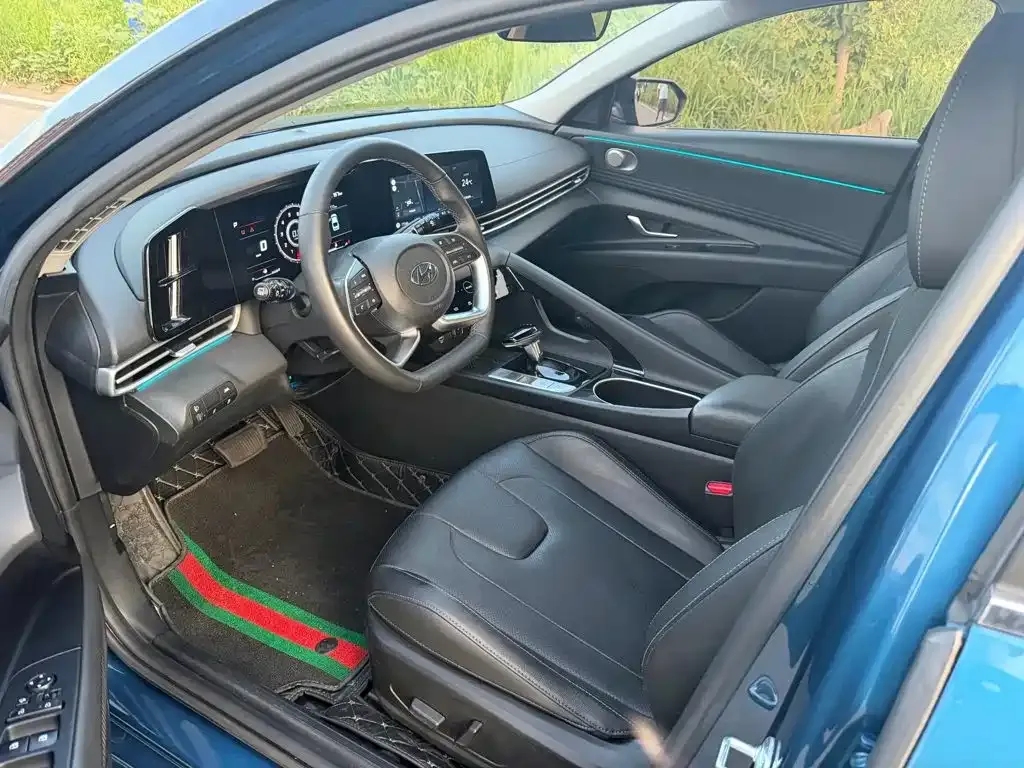 Hyundai Elantra — фото 2