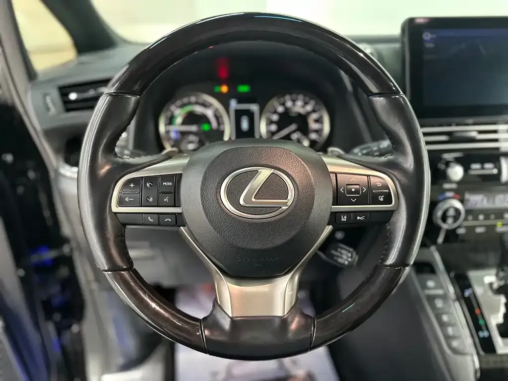 Lexus LM — фото 7