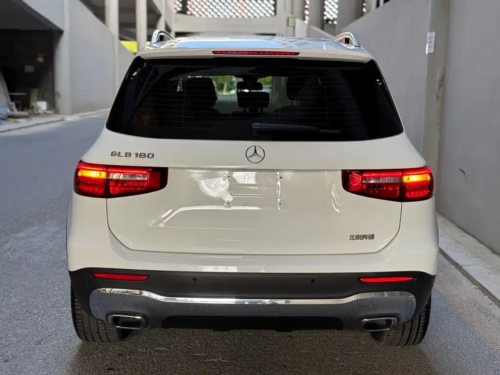 Mercedes-Benz GLB — фото 10