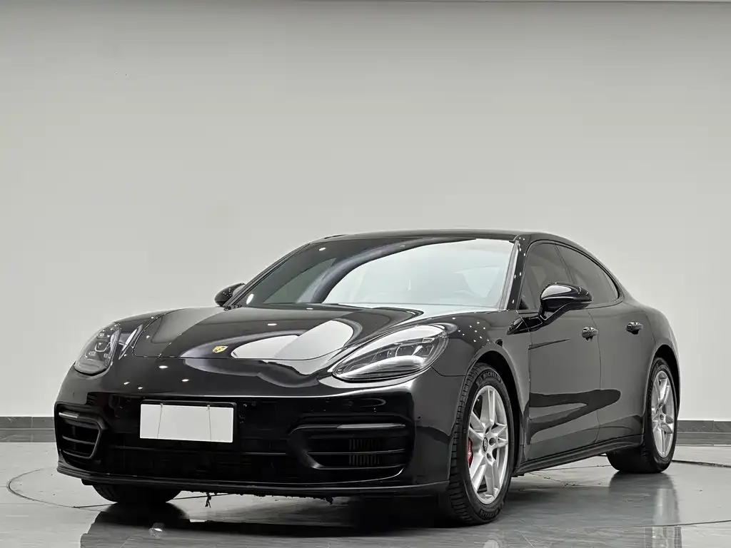 Porsche Panamera — фото 1