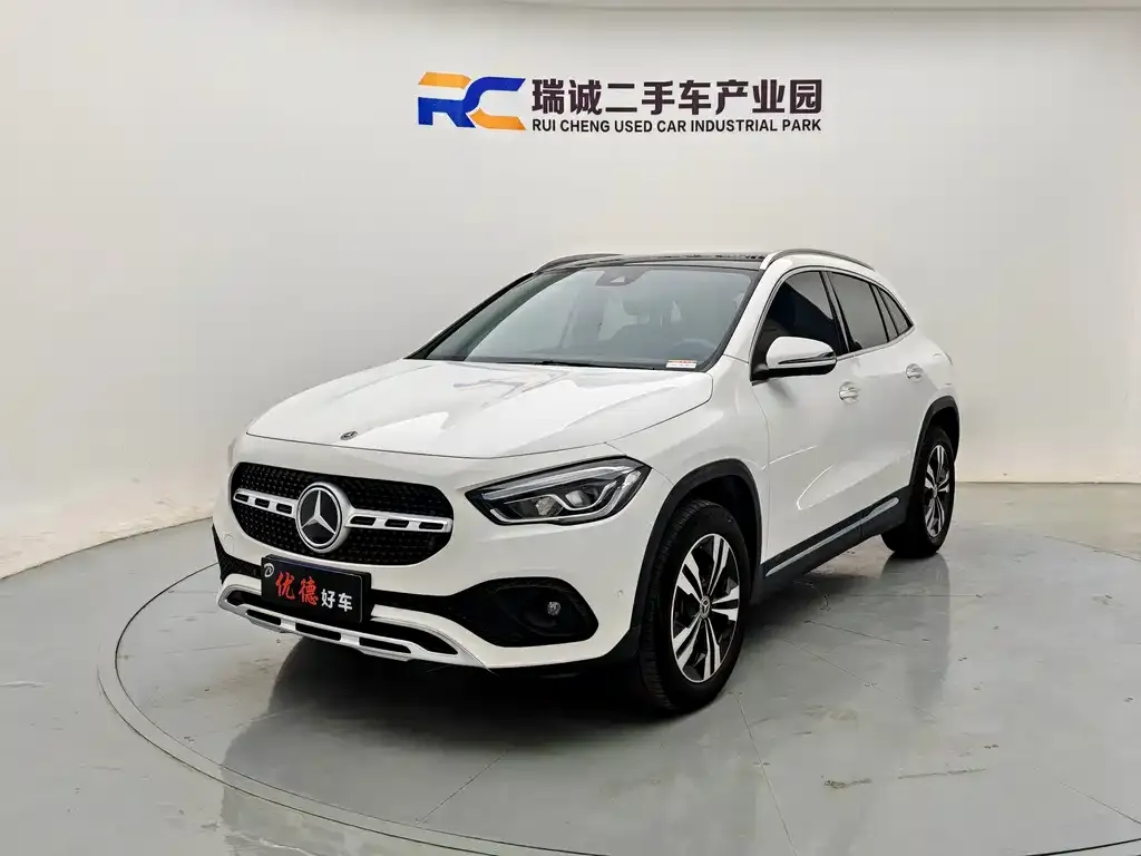 Mercedes-Benz GLA — фото 1