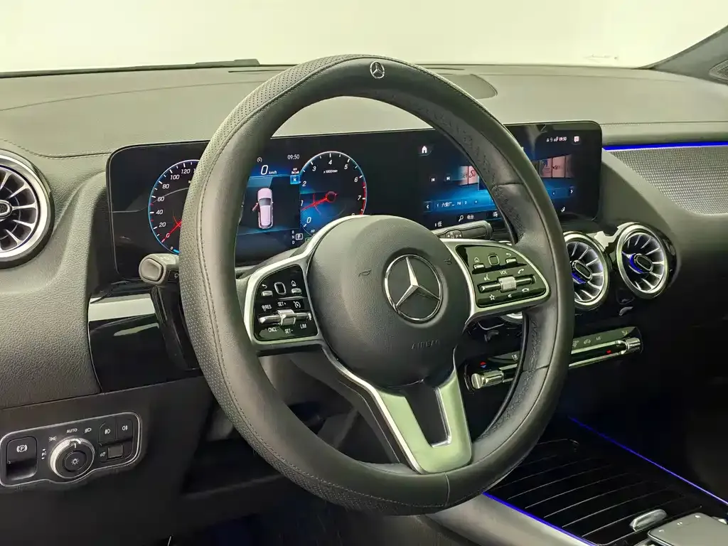 Mercedes-Benz GLA — фото 9