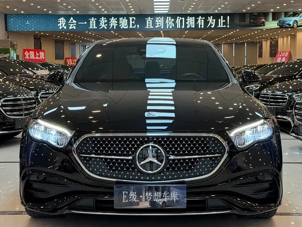 Mercedes-Benz E-Class — фото 1