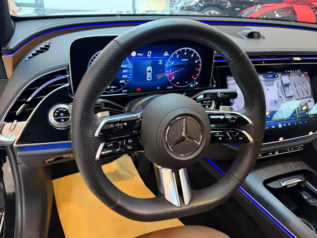 Mercedes-Benz E-Class — фото 10