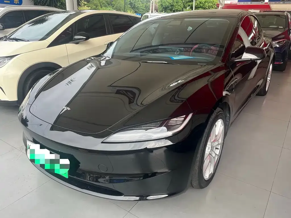 Tesla Model 3 — фото 8