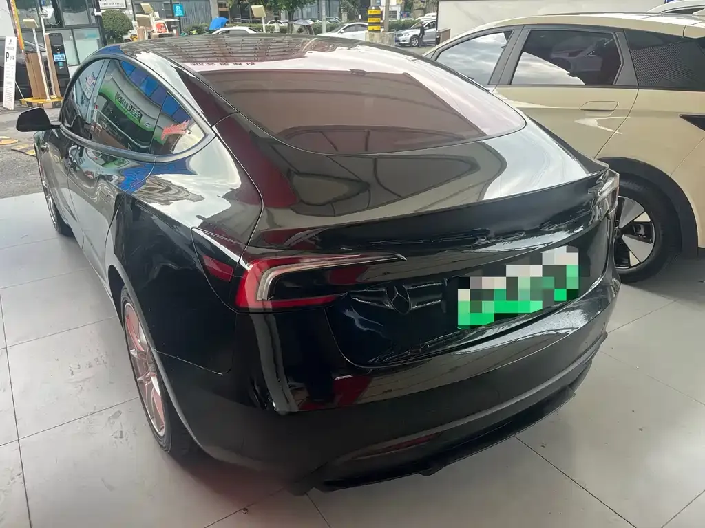Tesla Model 3 — фото 6