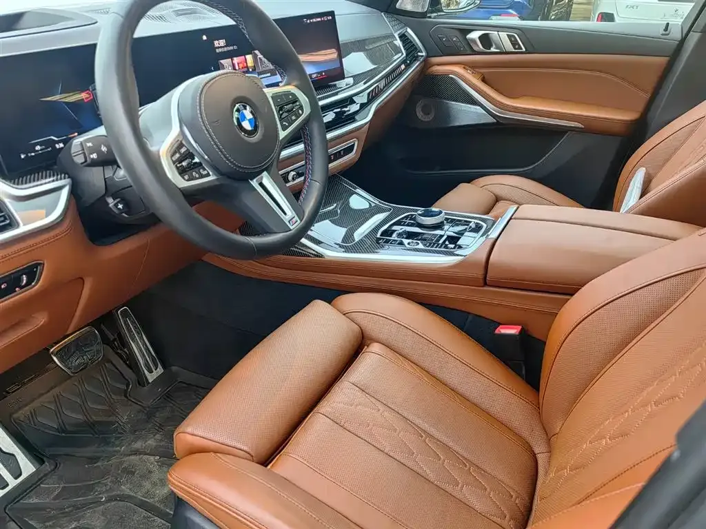 BMW X7 M60i — фото 3