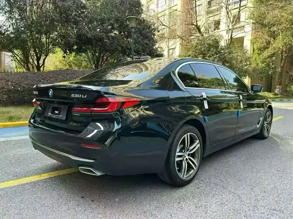 BMW 5 Series — фото 2