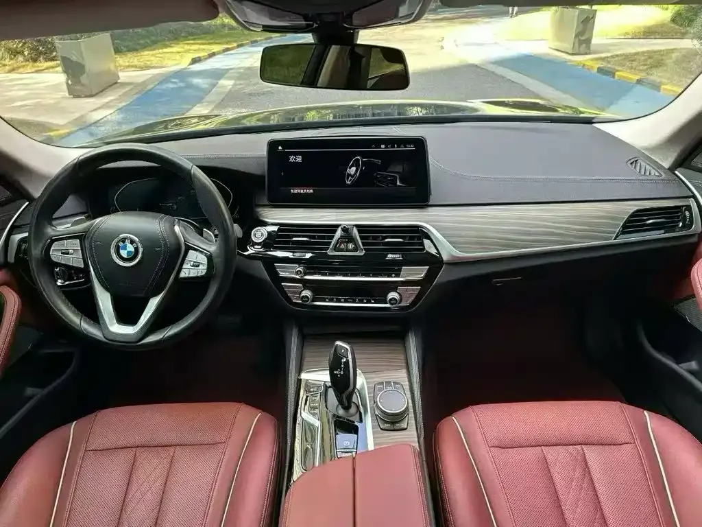 BMW 5 Series — фото 6