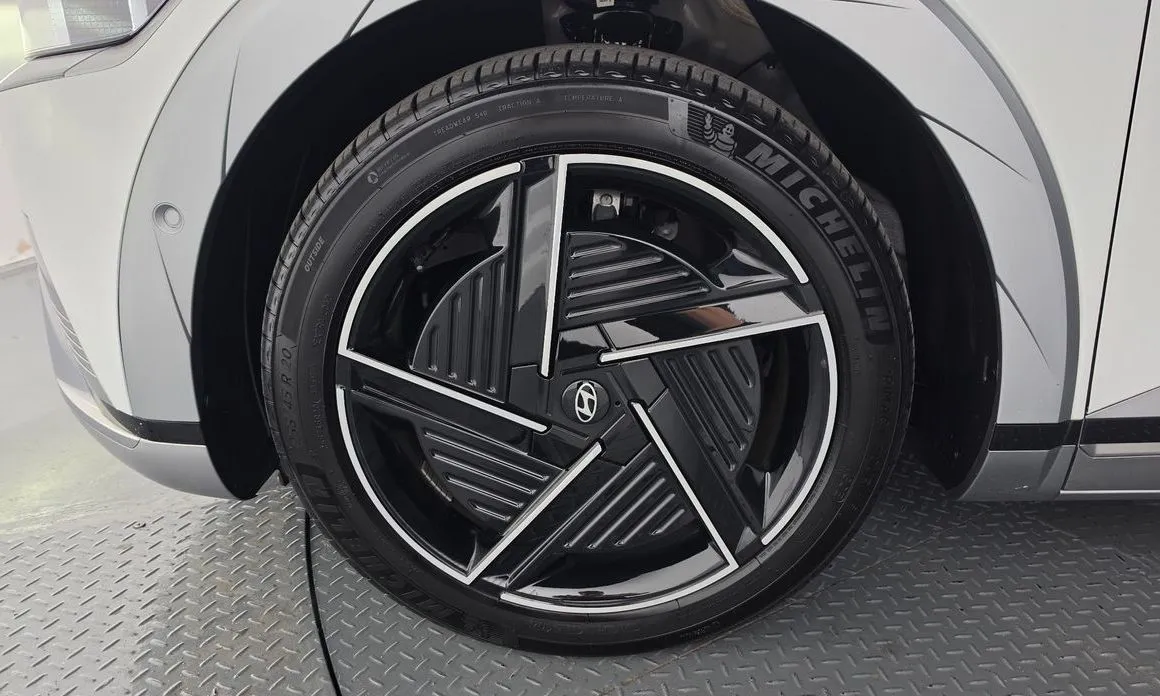 Hyundai Ioniq5 — фото 9