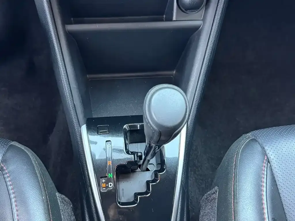Toyota Yaris L — фото 8