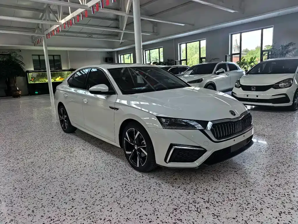 Skoda Octavia — фото 5