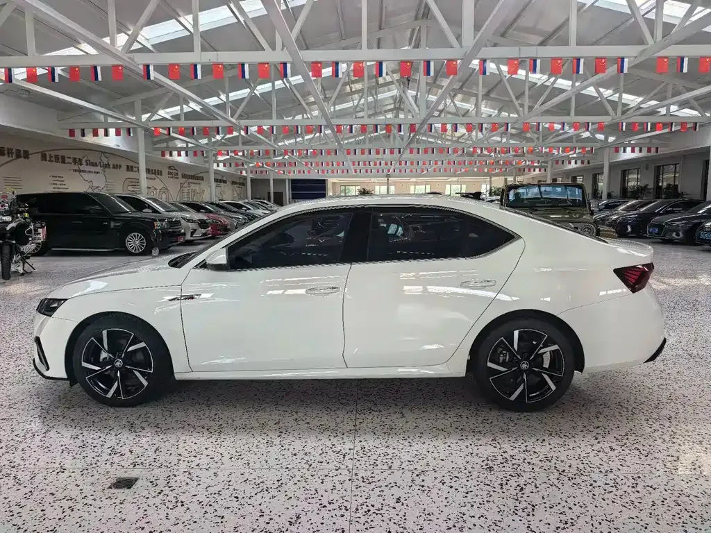 Skoda Octavia — фото 8