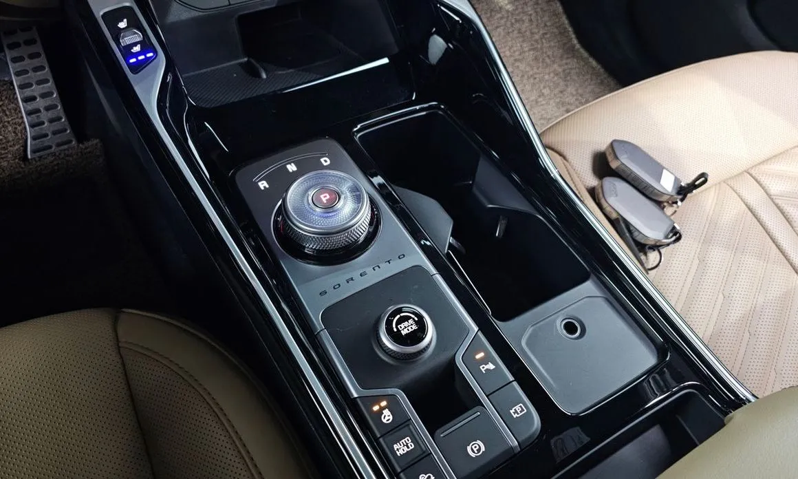 Kia Sorento — фото 5