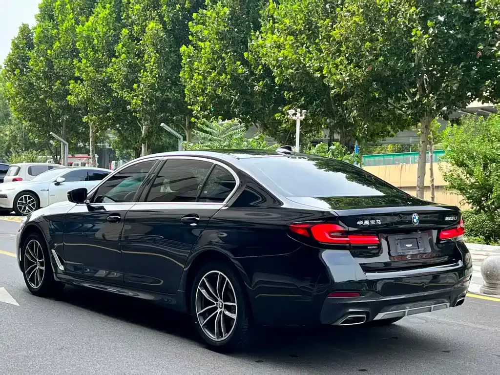 BMW 5 Series — фото 4