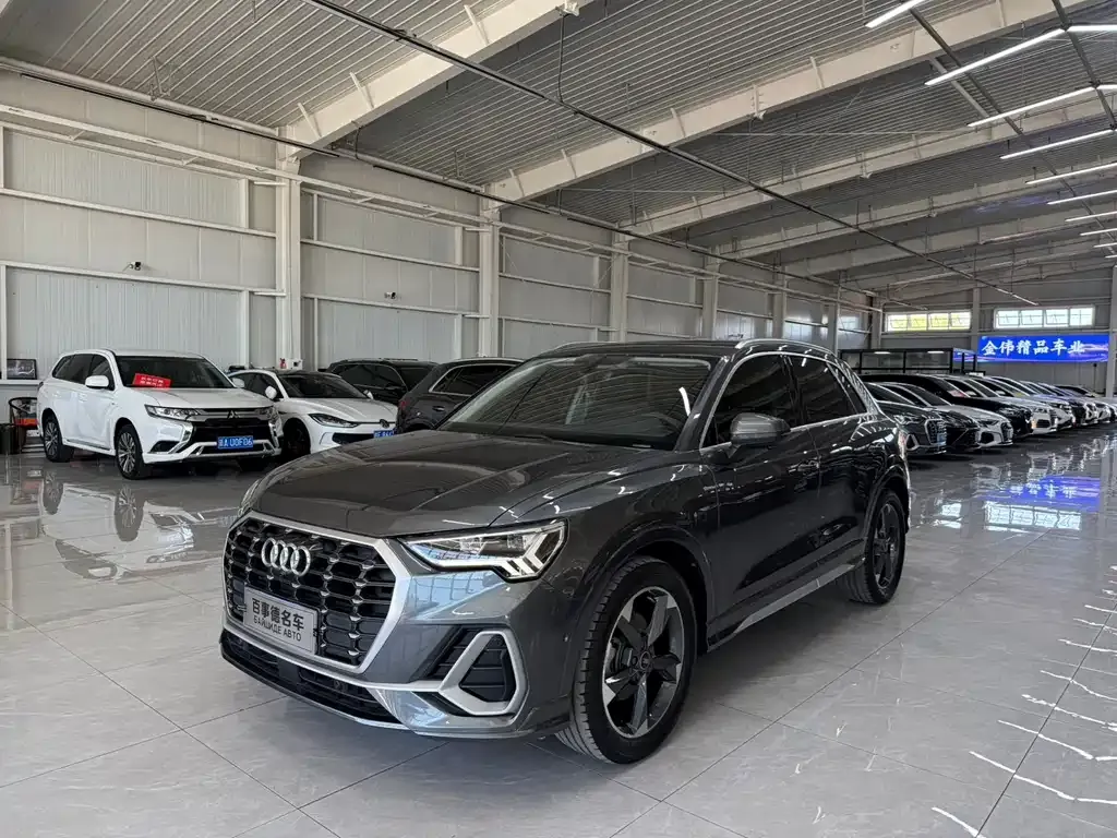Audi Q3 — фото 1