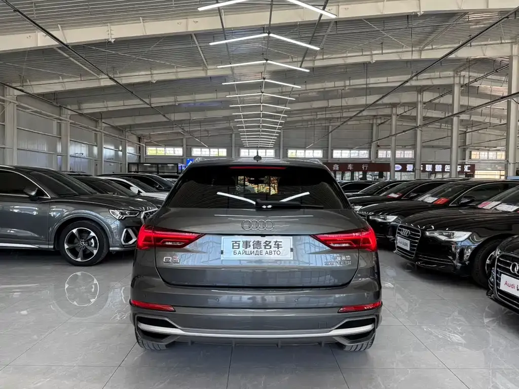 Audi Q3 — фото 10